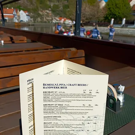 Vltava Port Riverside Restaurant-cafe-pension Gasthuis